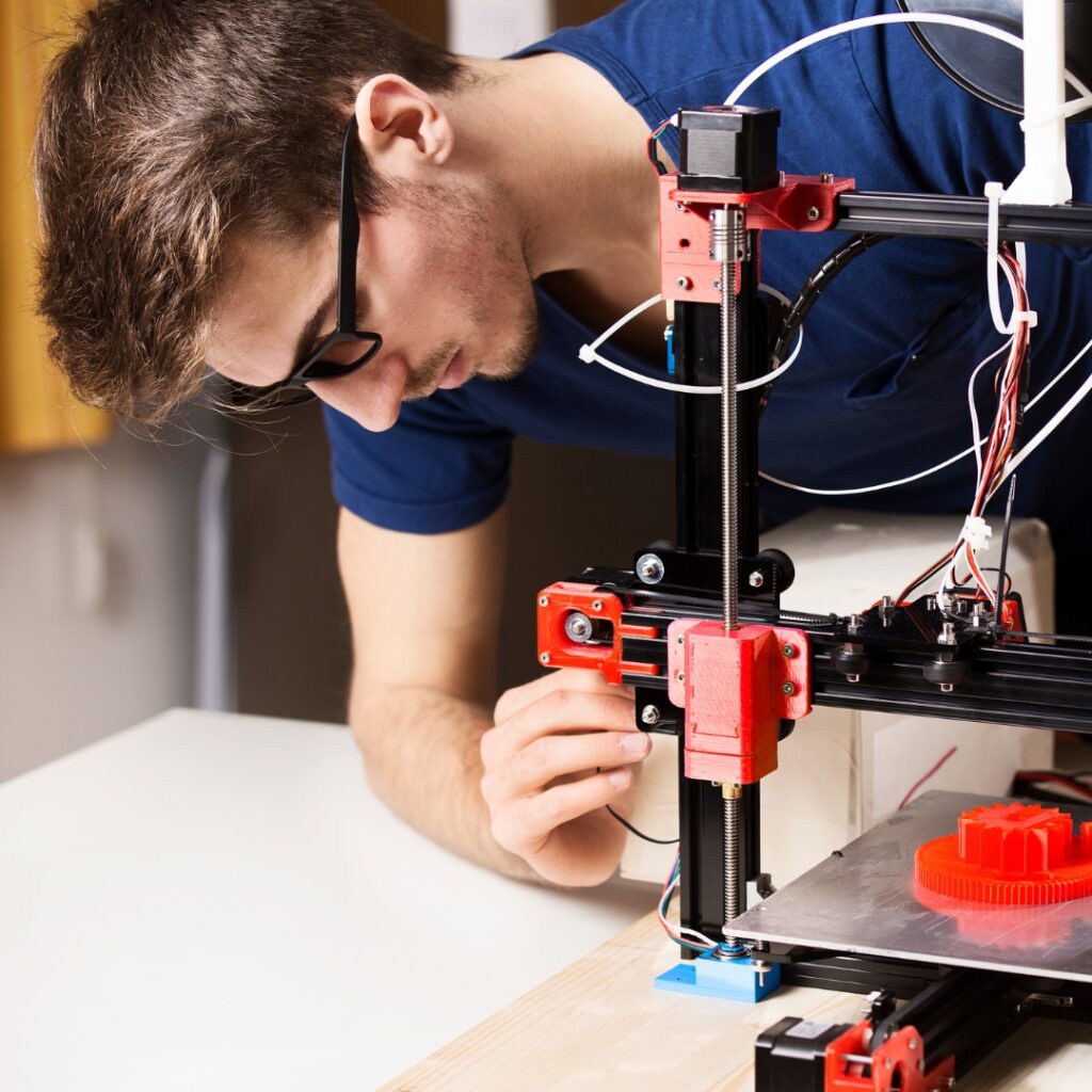 Desafíos y consideraciones para la implementación de impresoras 3D en la escuela